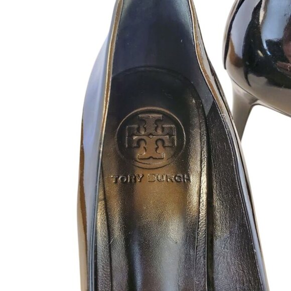 Tory Burch Black Patent Leather Stiletto Pumps With Logo Detail 6.5M NWT - Picture 3 of 8